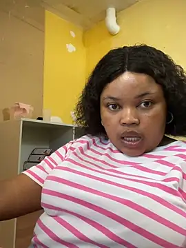 Snapshot of Curveysinaa chatting on March 7, 2025, 7:52 am Curveysinaa online show from March 7, 2025, 7:52 am