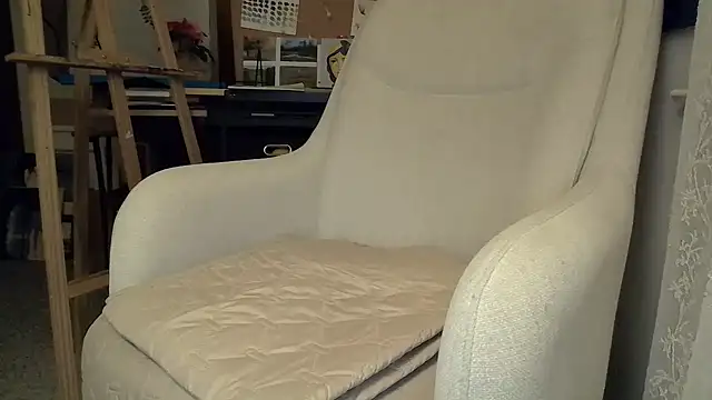 naughtyonbicycle online show from April 2, 2026, 1:47 am