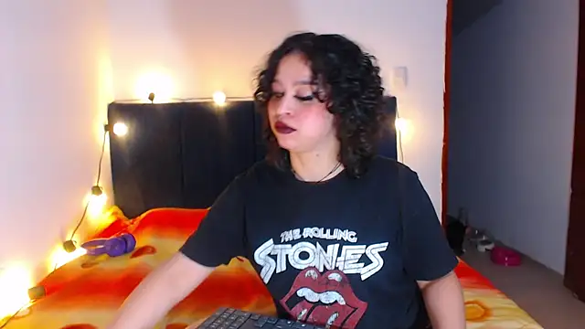 Bitsy Messy online show from July 12, 2026, 11:18 pm