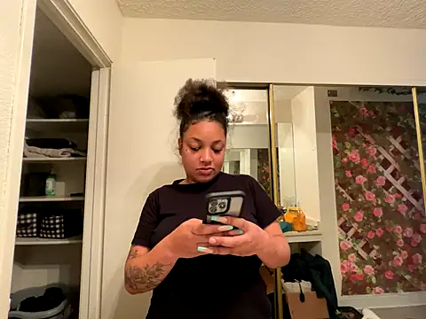 GoddessNih online show from October 24, 2025, 5:53 pm