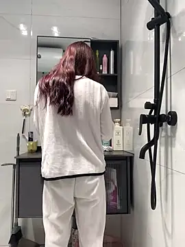 Snapshot of Aimeil chatting on January 4, 2025, 11:54 am Aimeil online show from January 4, 2025, 11:54 am