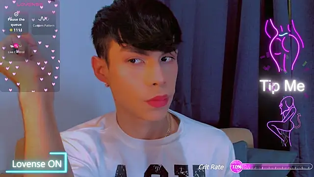 femboykeene online show from January 15, 2025, 5:40 am