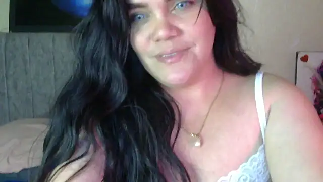 Snapshot of blue_angel33 chatting on November 29, 2025, 3:20 am blue angel33 online show from November 29, 2025, 3:20 am