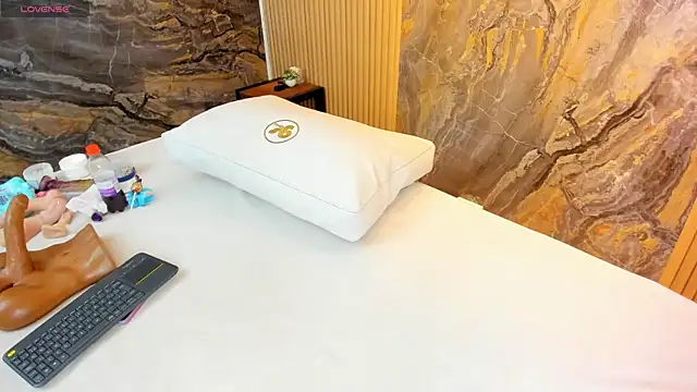 Snapshot of ella_harper chatting on February 18, 2025, 5:53 am ella harper online show from February 18, 2025, 5:53 am