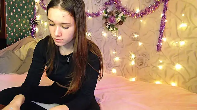 Snapshot of fluffy_kitty_ chatting on January 13, 2025, 7:43 am fluffy kitty online show from January 13, 2025, 7:43 am