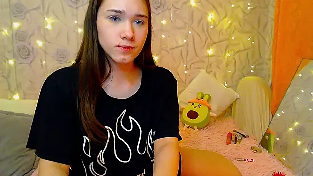 Snapshot of fluffy_kitty_ chatting on October 30, 2025, 9:04 pm fluffy kitty online show from October 30, 2025, 9:04 pm