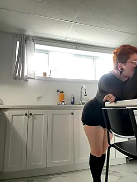 Sweetleeahxx online show from October 21, 2025, 12:50 pm