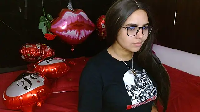 Miapeyton online show from February 7, 2025, 7:38 pm