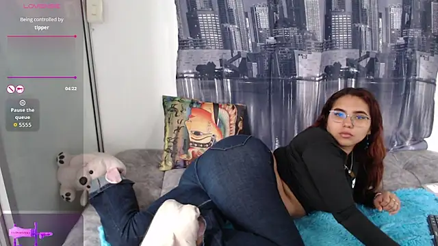 Miapeyton online show from September 27, 2025, 8:36 pm