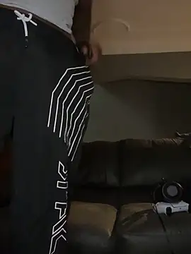 Snapshot of Festivitiesking1 chatting on November 10, 2025, 3:05 am Festivitiesking1 online show from November 10, 2025, 3:05 am