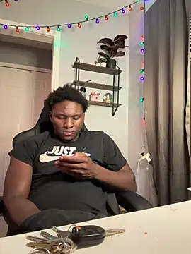 Snapshot of Festivitiesking1 chatting on November 14, 2025, 4:00 am Festivitiesking1 online show from November 14, 2025, 4:00 am