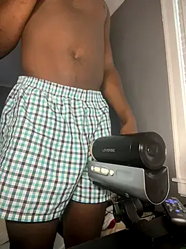 Snapshot of Festivitiesking1 chatting on November 30, 2025, 2:43 pm Festivitiesking1 online show from November 30, 2025, 2:43 pm