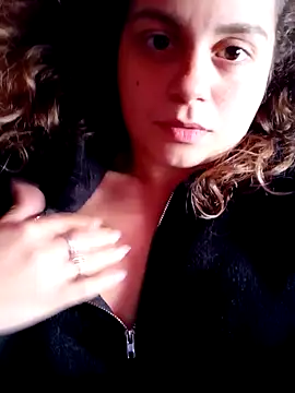 Snapshot of ItalianiMuli chatting on December 14, 2024, 3:15 pm ItalianiMuli online show from December 14, 2024, 3:15 pm