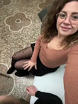 Snapshot of ItalianiMuli chatting on January 12, 2025, 4:40 pm ItalianiMuli online show from January 12, 2025, 4:40 pm