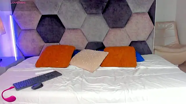 Latrellx7 online show from March 5, 2026, 4:08 am