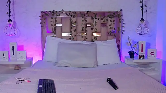 GigiVolkova online show from September 10, 2025, 8:20 pm