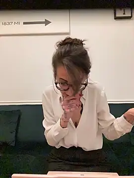 Thunder-Cunt online show from October 21, 2025, 9:04 pm