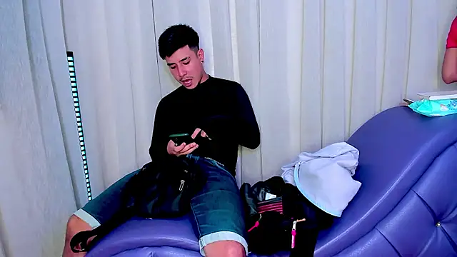 Yourslust  online show from January 7, 2026, 7:38 pm