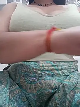 cute-mahek online show from May 15, 2026, 8:38 pm