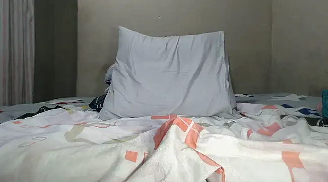 Snapshot of WetwetPussy31 chatting on March 5, 2025, 8:00 pm WetwetPussy31 online show from March 5, 2025, 8:00 pm