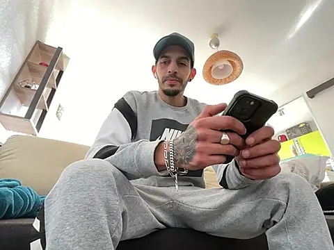 Rebeu313 online show from February 15, 2025, 1:38 pm