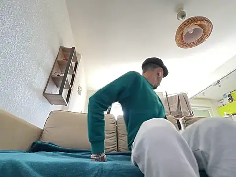 Rebeu313 online show from March 10, 2025, 10:26 am