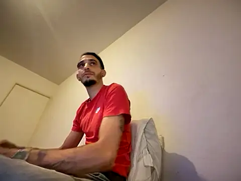 Rebeu313 online show from December 4, 2025, 2:21 am