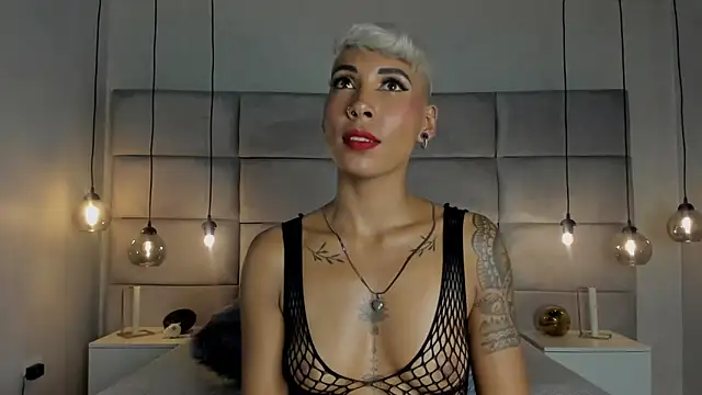 MiaMorgan  online show from February 3, 2025, 6:07 pm