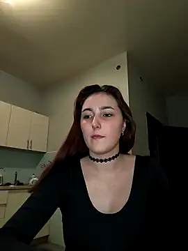 MiaStika online show from December 4, 2024, 5:33 pm