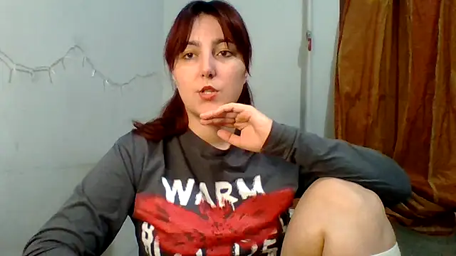 MiaStika online show from October 4, 2025, 4:49 pm