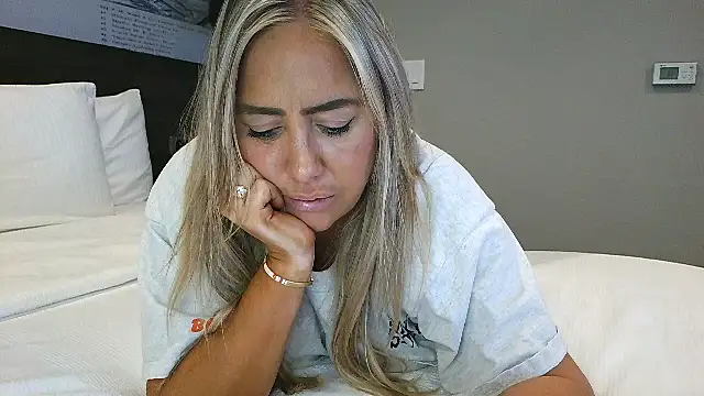 sunshinekisses online show from February 7, 2026, 7:06 pm