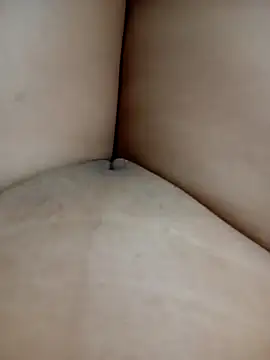 Snapshot of Khaleyssi chatting on February 18, 2026, 1:45 am Khaleyssi online show from February 18, 2026, 1:45 am