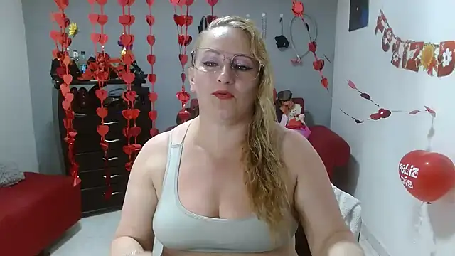 emperabigbootybigass online show from February 18, 2025, 3:43 pm