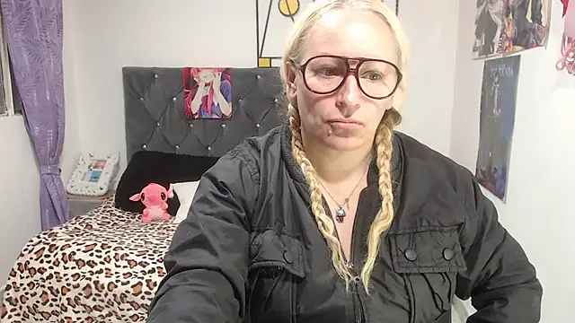 emperabigbootybigass online show from July 22, 2026, 12:19 pm