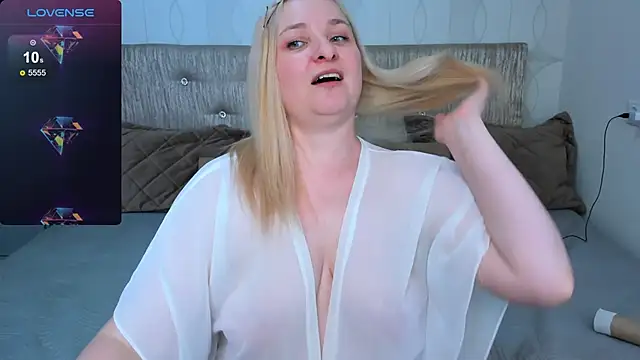 AnnaXCherri online show from February 28, 2025, 8:42 am