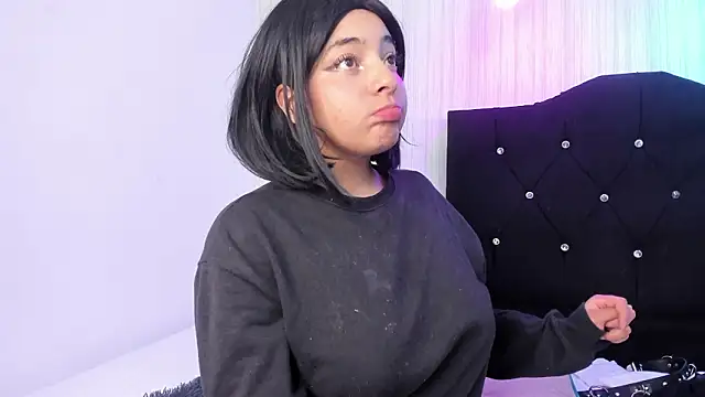 Snapshot of miku_katsuragi chatting on February 3, 2026, 5:16 am miku katsuragi online show from February 3, 2026, 5:16 am