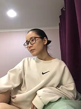 Snapshot of Milka23 chatting on December 8, 2024, 10:47 pm Milka23 online show from December 8, 2024, 10:47 pm