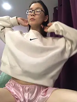 Snapshot of Milka23 chatting on December 14, 2024, 7:57 pm Milka23 online show from December 14, 2024, 7:57 pm