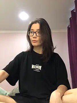 Snapshot of Milka23 chatting on December 25, 2024, 10:39 am Milka23 online show from December 25, 2024, 10:39 am