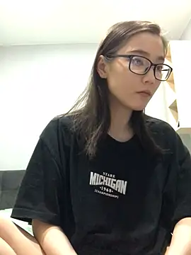 Snapshot of Milka23 chatting on February 16, 2025, 6:10 pm Milka23 online show from February 16, 2025, 6:10 pm