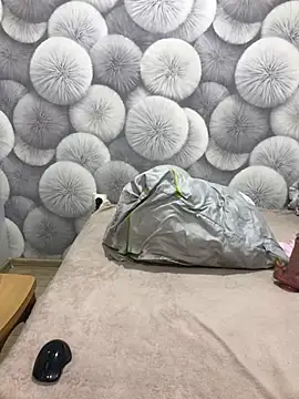 Snapshot of Milka23 chatting on February 27, 2025, 1:17 pm Milka23 online show from February 27, 2025, 1:17 pm