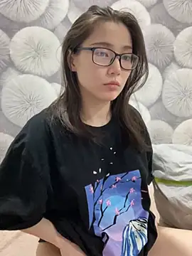 Snapshot of Milka23 chatting on March 16, 2025, 5:50 pm Milka23 online show from March 16, 2025, 5:50 pm