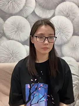 Snapshot of Milka23 chatting on March 22, 2025, 11:32 am Milka23 online show from March 22, 2025, 11:32 am