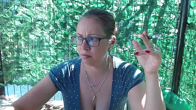 Snapshot of LadyHellene chatting on May 26, 2026, 7:04 am LadyHellene online show from May 26, 2026, 7:04 am