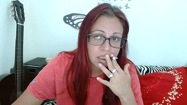 Snapshot of LadyHellene chatting on June 10, 2026, 5:28 am LadyHellene online show from June 10, 2026, 5:28 am