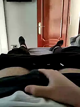 Snapshot of TuBBpollon chatting on January 8, 2025, 9:21 am TuBBpollon online show from January 8, 2025, 9:21 am