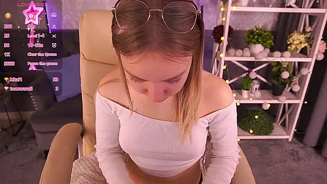 EmilySunshineS online show from February 10, 2025, 1:35 am