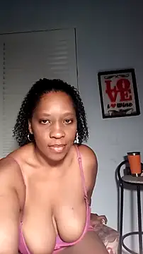 Snapshot of Luhma_hot chatting on December 9, 2024, 11:45 pm Luhma hot online show from December 9, 2024, 11:45 pm