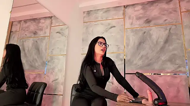 Ellaochoa online show from February 2, 2026, 11:42 am