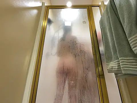 Snapshot of Maxinebabyyy chatting on December 17, 2024, 6:20 pm Maxinebabyyy online show from December 17, 2024, 6:20 pm